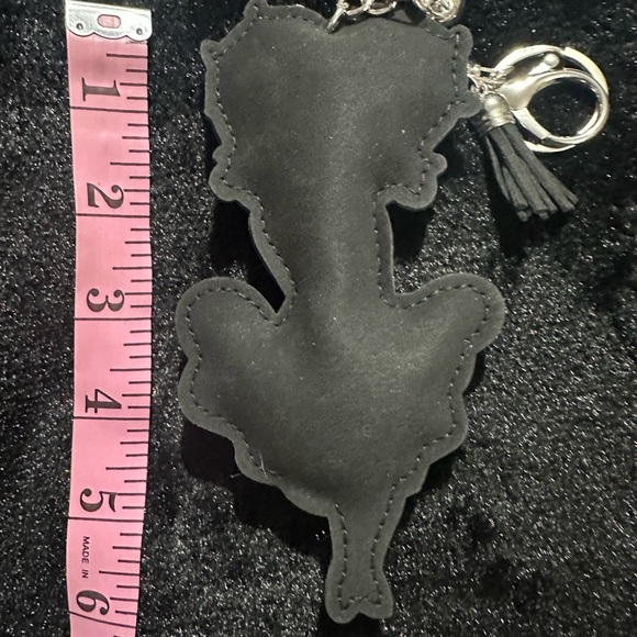 Red Rhinestone Betty Boop Keychain - Picture 2 of 3